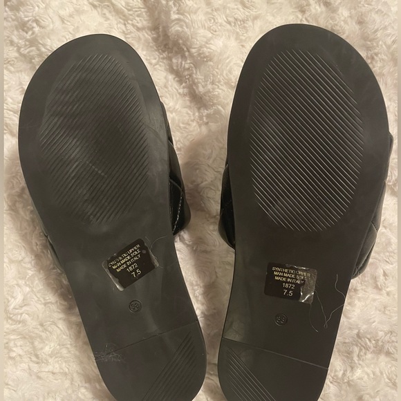 Women’s shoes size 7 1/2 - Picture 2 of 4